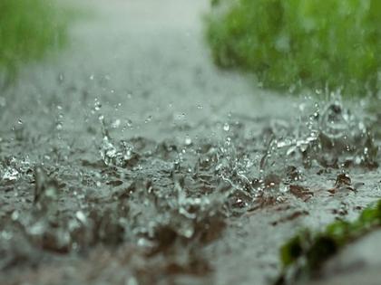 Weather Update: दिल्ली में गरज के साथ हो सकती है हल्की बारिश