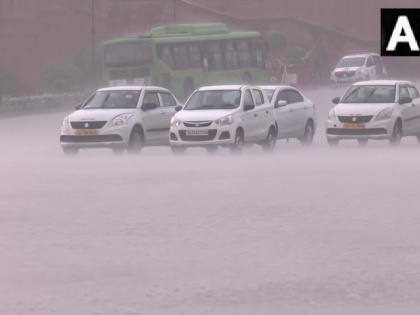 Delhi Rains lashes parts National Capital delhi Bringing respite heat and humidity rainfall see video | Delhi Rains: दिल्ली के कई इलाके में तेज बारिश, उमस से राहत मिलने की उम्मीद, देखें वीडियो