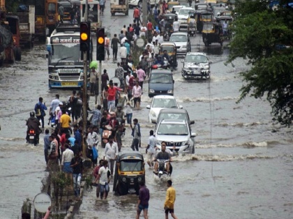 weather alert Today Live Updates IMD forecasts extremely heavy’ rainfall Mumbai know india Weather | मुंबई में भारी बारिश का रेड अलर्ट, बिहार में बाढ़ से 6 और लोगों की मौत, जानें पूरे देश के मौसम का हाल