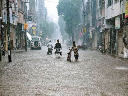 Heavy Rain Leads To Flood-Like Situation in Gujrat, 7 Dead in 24 hours | गुजरात में बारिश से भारी तबाही, अब तक 63 लोगों की मौत, पिछले 24 घंटे में सात की गई जान
