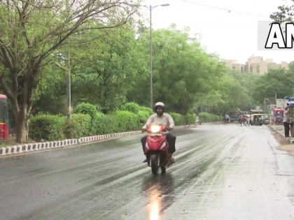 ​​​​​​​weather imd rain delhi haryana ncr punjab calming down temperatures much-needed respite people scorching heat see video | दिल्ली-एनसीआर, हरियाणा, पंजाब समेत कई क्षेत्रों में 'राहत की बारिश', जम्मू में दो की मौत, देखें वीडियो