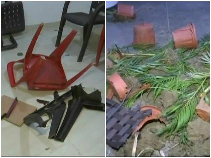 Chhattisgarh: Ruckus was created at Congress office over distribution of tickets | छत्तीसगढ़ चुनावः टिकट बंटवारे को लेकर कांग्रेस दफ्तर में जमकर बवाल, कार्यकर्ताओं ने तोड़ी कुर्सियां-गमले Chhattisgarh: Ruckus was created at Congress office over distribution of tickets | छत्तीसगढ़ चुनावः टिकट बंटवारे को लेकर कांग्रेस दफ्तर में जमकर बवाल, कार्यकर्ताओं ने तोड़ी कुर्सियां-गमले