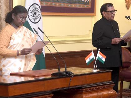 Who is Raj Kumar Goyal President Draupadi Murmu administered oath Chief Information Commissioner | कौन हैं राज कुमार गोयल?, राष्ट्रपति द्रौपदी मुर्मू ने मुख्य सूचना आयुक्त के रूप में शपथ दिलाई Who is Raj Kumar Goyal President Draupadi Murmu administered oath Chief Information Commissioner | कौन हैं राज कुमार गोयल?, राष्ट्रपति द्रौपदी मुर्मू ने मुख्य सूचना आयुक्त के रूप में शपथ दिलाई