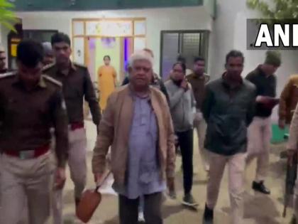 Congress leader Raja Patria was detained by the police for appealing to kill PM modi gave this clarification | पीएम की 'हत्या' करने की अपील करनेवाले कांग्रेस नेता को एमपी पुलिस ने गिरफ्तार किया, वीडियो सामने आने के बाद दर्ज हुई थी FIR Congress leader Raja Patria was detained by the police for appealing to kill PM modi gave this clarification | पीएम की 'हत्या' करने की अपील करनेवाले कांग्रेस नेता को एमपी पुलिस ने गिरफ्तार किया, वीडियो सामने आने के बाद दर्ज हुई थी FIR