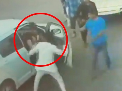 Banswara BJP MLA Dhan Singh Rawat's son Raja, thrash a man: Video Viral | राजस्थानः ओवरटेक से नाराज बीजेपी विधायक के बेटे ने कार सवार को जड़े ताबड़तोड़ थप्पड़, वीडियो वायरल