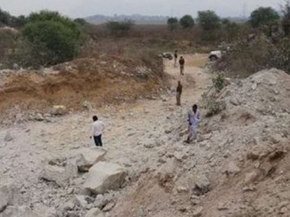 Rajasthan: For 15 years, mafia has been doing illegal gravel and stone mining, the authorities are avoiding action on mafias | राजस्थान: 15 सालों से माफिया धड़ल्ले से कर रहा है अवैध बजरी व पत्थर खनन, माफियाओं पर कार्रवाई से कतरा रहे हैं अधिकारी