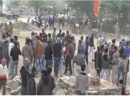 new communal tension erupts in rajsamand due to temple demolition | राजस्थानः राजसमंद जिले में इस वजह से बढ़ा तनाव, बढ़ाई गई सुरक्षा 