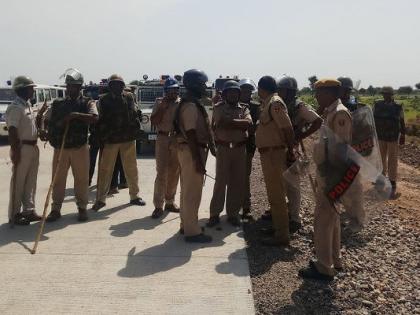 Attack on party for encroachment in Nagaur, two MLAs booked for murder | नागौर में अतिक्रमण हटाने गए दल पर हमला, जेसीबी के चालक की मौत, दो विधायकों पर हत्या का मामला दर्ज Attack on party for encroachment in Nagaur, two MLAs booked for murder | नागौर में अतिक्रमण हटाने गए दल पर हमला, जेसीबी के चालक की मौत, दो विधायकों पर हत्या का मामला दर्ज