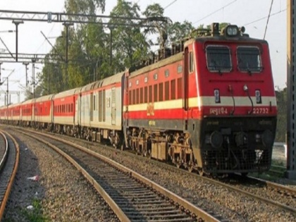 Delhi Ranchi Rajdhani Express run for a lone girl travelled around 500 km to reach ranchi | लड़की की जिद के आगे हारा रेलवे, एक सवारी के लिए चलानी पड़ी राजधानी एक्सप्रेस, जानिए पूरा मामला