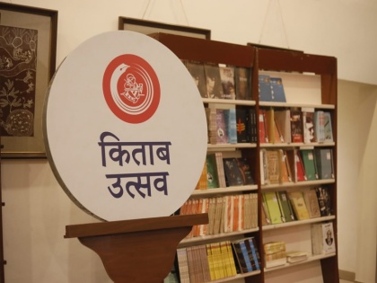 Rajkamal Book Festival started in Mumbai india well-known litterateurs actors are also taking part in it | मुंबई में शुरू हुआ राजकमल का 'किताब उत्सव', देश के जाने-माने साहित्यकार समेत अभिनेता भी ले रहे है इसमें हिस्सा