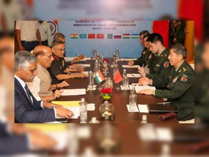 Rajnath Singh did not shake hands with Chinese Defense Minister Li Shangfu statement came said Both countries share their common interests | राजनाथ सिंह ने चीनी रक्षा मंत्री से नहीं मिलाया हाथ तो शांगफू का आया बयान, कहा- "दोनों देश अपने सामान्य हितों को करते हैं साझा"