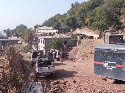 Rajouri Encounter Another martyrdom five soldiers martyred in 24 hours soldier dies due to accidental firing in Poonch see video | Rajouri Encounter: राजौरी मुठभेड़ में एक और शहादत, 24 घंटों में पांच सैनिक शहीद, पुंछ में दुर्घटनावश गोली चलने से सैनिक की मौत Rajouri Encounter Another martyrdom five soldiers martyred in 24 hours soldier dies due to accidental firing in Poonch see video | Rajouri Encounter: राजौरी मुठभेड़ में एक और शहादत, 24 घंटों में पांच सैनिक शहीद, पुंछ में दुर्घटनावश गोली चलने से सैनिक की मौत