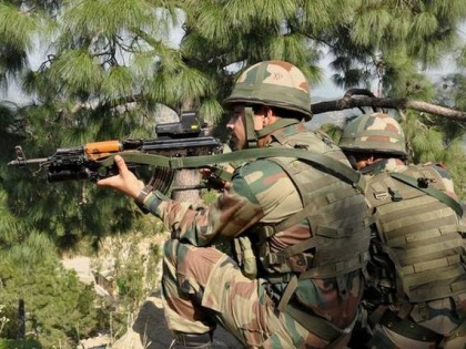 Pakistan resorts to ceasefire violation in J&K's Poonch district | जम्मू-कश्मीर: पाक की गोलीबारी में सेना का एक जवान शहीद, चार घायल