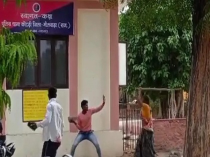 Rajasthan bhilwara naisance created in the police station | राजस्थान में पुलिस थाना बना दंगल का मैदान, दो गुटों के बीच जमकर चली लाठियां , 8 महिलाएं गिरफ्तार