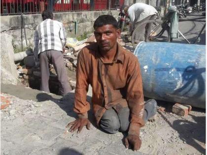 raju bagger becomes a social worker in punjab pathankot | सड़क पर खड़े हर भिखारी को मत समझिए पेशेवर, इसने ऐसा किया है काम कि लोग ठोक रहे हैं सलाम raju bagger becomes a social worker in punjab pathankot | सड़क पर खड़े हर भिखारी को मत समझिए पेशेवर, इसने ऐसा किया है काम कि लोग ठोक रहे हैं सलाम