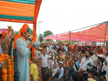 Rajasthan Elections 2023 BJP MP Rajyavardhan Singh Rathore filed his nomination from the Jhotwara assembly seat of Jaipur | Rajasthan Elections 2023: बीजेपी सांसद राज्यवर्धन सिंह राठौड़ ने जयपुर की झोटवाड़ा विधानसभा सीट से अपना नामांकन दाखिल किया