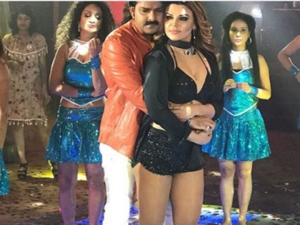 bhojpuri star pawan singh and rakhi sawant dance video goes viral | भोजपुरी स्टार पवन सिंह के साथ राखी सावंत ने किया बोल्ड डांस, वीडियो हुआ वायरल