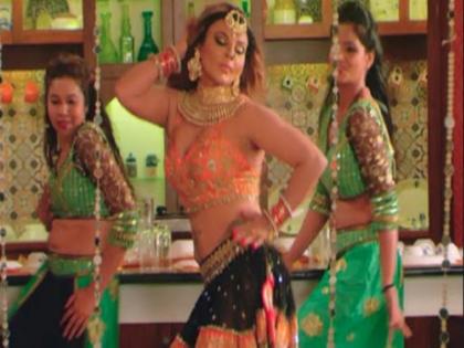 rakhi sawant best item dance video on bhojpuri song navratan tel goes viral | VIDEO: राखी सावंत का भोजपुरी गाना 'लगा नवरत्तन तेल' यूट्यूब पर मचा रहा धमाल, बार-बार देख रहे फैंस