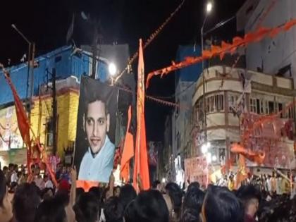 Photo of Nathuram Godse waved at Ram Navami procession of suspended BJP MLA T Raja Singh in Hyderabad | हैदराबाद में रामनवमी के जुलूस में लहराई गई नाथूराम गोडसे की तस्वीर, भाजपा के निलंबित विधायक टी राजा सिंह ने गोशामहल में निकाली थी शोभा यात्रा