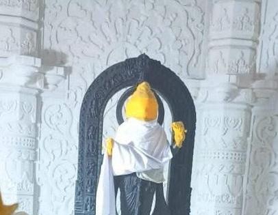 Ram Mandir Wishes Ayodhya On January 22 Pran Pratistha ceremony will start at 12-20 pm and will end by 1 pm, know complete schedule Glimpse idol of Lord Ram inside sanctum sanctorum of the Ram Temple in Ayodhya | 22 जनवरी को प्राण प्रतिष्ठा समारोह दोपहर 12:20 बजे शुरू होगा और दोपहर 1 बजे तक पूरा, जानें पूरा शेयडूल