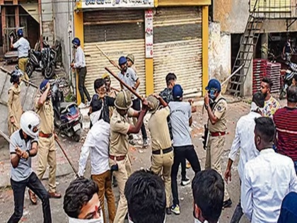 22 injured as clashes mar Ram Navami processions in several states 1dead in bengal | कई राज्यों में रामनवमी के जुलूस के दौरान हिंसा में 22 घायल, बंगाल के डालखोला में एक युवक की मौत