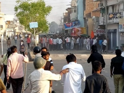 ram-navami-rallies-communal-clashes-gujarat-jharkhand-bengal-madhya-pradesh | चार राज्यों में रामनवमी जुलूस के दौरान भड़का सांप्रदायिक तनाव, गुजरात में एक की मौत, एक घायल