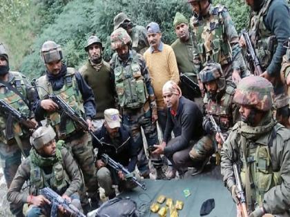 Jammu and Kashmir: Three IEDs recovered from a bag in Ramban, police alert | जम्मू-कश्मीर: रामबन में एक बैग से तीन आईईडी बरामद, पुलिस सतर्क, त्योहारी सीजन में आतंकी साजिश पर सुरक्षाबलों की नजर