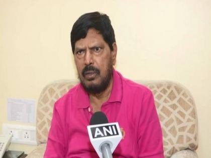 Ramdas Athawale blames Sanjay Raut for split in Shiv Sena | केंद्रीय मंत्री रामदास अठावले ने संजय राउत पर लगाया शिवसेना को तोड़ने का आरोप, कही ये बात