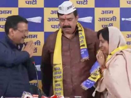 Delhi Assembly Elections Arvind Kejriwal ticket Ramesh Pehalwan from Kasturba Nagar seat leaves BJP and joins AAP gives ticket see video watch | Delhi Assembly Elections: बीजेपी छोड़ आप में शामिल, अरविंद केजरीवाल ने कस्तूरबा नगर सीट से रमेश पहलवान को दिया टिकट Delhi Assembly Elections Arvind Kejriwal ticket Ramesh Pehalwan from Kasturba Nagar seat leaves BJP and joins AAP gives ticket see video watch | Delhi Assembly Elections: बीजेपी छोड़ आप में शामिल, अरविंद केजरीवाल ने कस्तूरबा नगर सीट से रमेश पहलवान को दिया टिकट