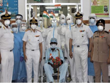 98-year-old war veteran epoy Ramu Laxman Sakpal beats Covid-19 | भारतीय नौसेना के 98 साल के रिटायर्ड सिपाही ने कोविड-19 को दी मात, डिस्चार्ज होने पर अस्पताल ने दिया ग्रैंड फेयरवेल 98-year-old war veteran epoy Ramu Laxman Sakpal beats Covid-19 | भारतीय नौसेना के 98 साल के रिटायर्ड सिपाही ने कोविड-19 को दी मात, डिस्चार्ज होने पर अस्पताल ने दिया ग्रैंड फेयरवेल