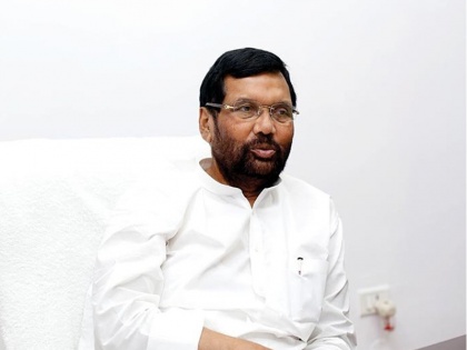 On NDA side, Hajipur is being contested by LJP, where veteran leader Ram Vilas Paswan is not in the fray for the first time in recent past. His brother, Pashupati Kumar Paras, is trying to protect this family bastion against Shiv Chandar Ram of the RJD. | हाजीपुर लोकसभा सीटः इस बार रामविलास पासवान मैदान में नहीं, छोटे भाई पशुपति कुमार पारस के सामने आरजेडी के शिवचंद्र राम