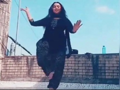 actress Rani Chatterjee dance on Laung Laachi Song goes viral on internet | VIDEO: भोजपुरी एक्ट्रेस रानी चटर्जी ने पंजाबी सॉन्ग 'लॉन्ग लाची' पर किया धमाकेदार डांस, वीडियो वायरल
