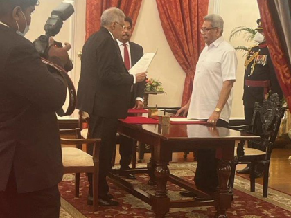 Ranil Wickremesinghe appointed new PM of Sri Lanka United National Party leader one MP 225-member parliament | श्रीलंकाः रानिल विक्रमसिंघे को नया प्रधानमंत्री नियुक्त किया गया, 225 सदस्यीय संसद में यूएनपी के पास एक सांसद