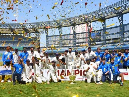 Ranji Trophy Final HIGHLIGHTS Vidarbha Mumbai wins by 169 runs clinches 42nd title Dhawal Kulkarni retirement wait of eight years is over 48th time out of 90 in history tournament | Ranji Trophy Final: शानदार विदाई, कुलकर्णी को तोहफा, आठ साल का इंतजार, 90 में से 48वीं बार फाइनल में थी मुंबई टीम, जानें आंकड़े