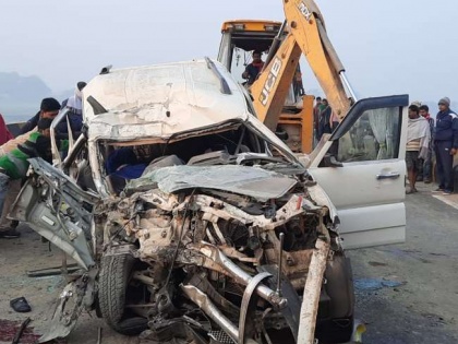Katihar Road Accident six people died same family samastipur Scorpio and truck collision three serious | स्कार्पियो और ट्रक में टक्कर, एक ही परिवार के 6 लोगों की मौत, तीन गंभीर, शादी के लिए लड़का देखकर लौट रहे थे