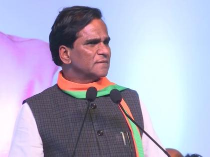 Narendra Modi Govt Min Raosaheb Danve says BJP wash anyone in its washing machine before taking in party | नरेंद्र मोदी सरकार के मंत्री ने कहा- पार्टी में किसी को लेने से पहले बीजेपी की वॉशिंग में मशीन धोते हैं, हमारे पास गुजरात का निरमा पाउडर