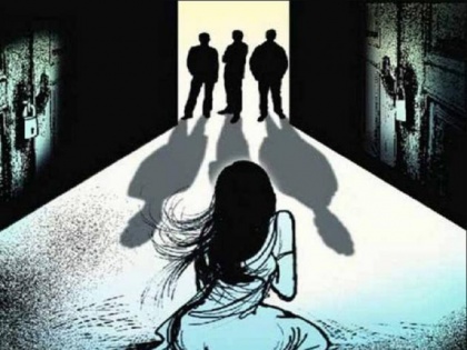 Jharkhand three man gang raped women in front of husband in dumka accused arrested | झारखंड: बाजार से लौट रही महिला के साथ तीन लोगों ने मिलकर किया गैंगरेप, पति को पेड़ से बांधकर रखा सामने, जानें पूरा मामला  
