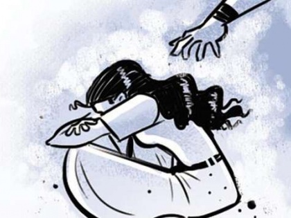 Rape in Bihar 5 year old girl raped by Neighbour Family beaten heavily power poles | बिहार: 5 साल की मासूम के साथ पड़ोसी ने किया रेप, घरवालों ने बिजली के खंभे में बांधकर की पिटाई