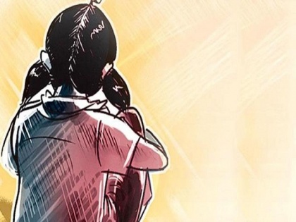 Delhi Govindpuri father raped 10 year old daughter, accused arrested | मॉं की मौत के बाद पिता करता था रेप, 10 साल की बेटी ने क्लासमेट को बताई आपबीती