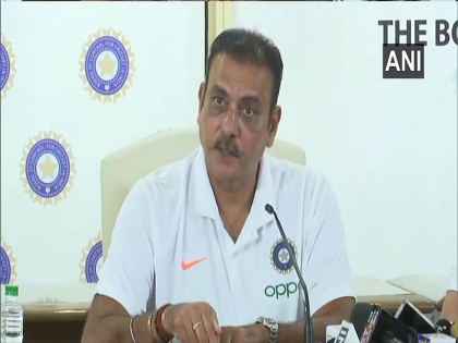World Cup 2019: team india press conference, shashtri says- Our mantra will be to be flexible according to conditions | World Cup 2019: बुधवार को इंग्लैंड रवाना होगी टीम इंडिया, कोच शास्त्री बोले- कोई भी टीम नहीं कमजोर