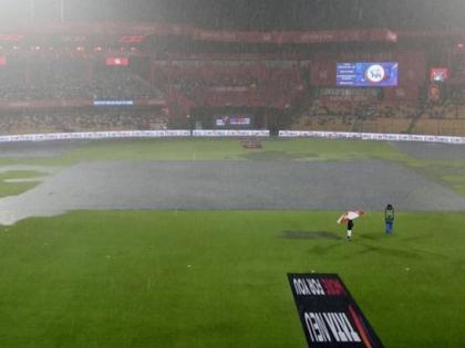 RCB vs KKR LIVE Score, IPL 2025 Match abandoned due to rain no toss Defending champions Kolkata Knight Riders out playoff race! | RCB vs KKR IPL 2025: बारिश से फैंस निराश, आरसीबी-केकेआर मैच रद्द, टॉस नहीं हुआ, गत चैंपियन कोलकाता नाइटराइडर्स प्लेऑफ की रेस से बाहर!