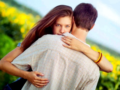 Advising husband on these three things can ruin your relationship with him | पत्नियां भूल से भी पति को इन 3 बातों पर सलाह ना दें, बिगड़ सकता है रिश्ता