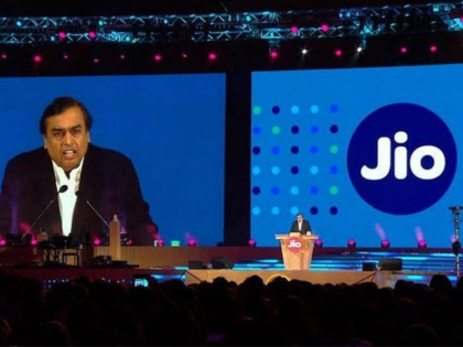 Jio Introduces 'Jio Bharat' phone platform to accelerate '2G-Mukt Bharat' vision | रिलायंस जियो का बड़ा धमाका, मात्र 999 में लॉन्च किया जियो भारत वी2 4G फोन, 123 रुपये में मंथली रिचार्ज प्लान