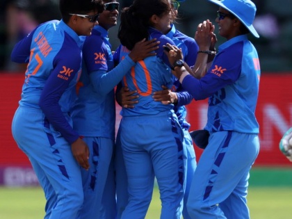 ICC Women's T20 World Cup 2023 Renuka Thakur complete maiden 5 wickets 4 over 15 runs | ICC Women's T20 World Cup 2023: चार ओवर और 15 रन खर्च कर पहली बार 5 खिलाड़ियों को भेजा पवेलियन, इंग्लैंड के खिलाड़ी रन के लिए तरसे