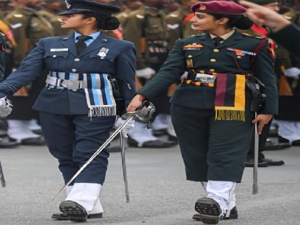 Happy Republic Day 2024 For the first time, women of all three armies will lead the parade, India's 'women power' will be visible on the 75th Republic Day. | Happy Republic Day 2024: राष्ट्रपति द्रौपदी मुर्मू ले रही हैं सलामी, तीनों सेनाओं के मार्च का नेतृत्व कर रही हैं महिला कमांडर