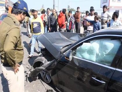 Rewa family distributing wedding cards was crushed by an Audi car killing three people including woman | Rewa Accident: शादी का कार्ड बांट रहे परिवार को ऑडी कार ने कुचला, एक महिला समेत तीन लोगों की मौत Rewa family distributing wedding cards was crushed by an Audi car killing three people including woman | Rewa Accident: शादी का कार्ड बांट रहे परिवार को ऑडी कार ने कुचला, एक महिला समेत तीन लोगों की मौत