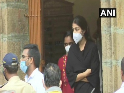 rhea chakraborty arrested ncb drug | सुशांत केस: रिया चक्रवर्ती को NCB ने किया गिरफ्तार, शाम को होगा मेडिकल टेस्ट