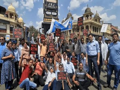 Private doctors protest in Jaipur against Right to Health Bill know about | न‍िजी चिकित्‍सकों ने ‘स्वास्थ्य का अधिकार’ विधेयक को वापस लेने की मांग करते हुए जयपुर में किया प्रदर्शन, सरकार ने किया इनकार, जानें पूरा मामला