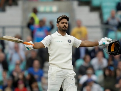 sydney rishabh pant becomes first indian wicketkeeper to score century in australia | ऋषभ पंत बने ऑस्ट्रेलिया में टेस्ट शतक लगाने वाले पहले भारतीय विकेटकीपर, किया ये कमाल भी