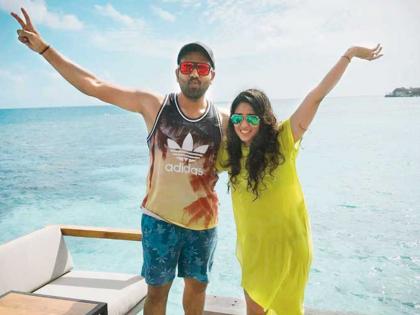 Rohit Sharma flies off for Vacation with wife Ritika Sajdeh | टेस्ट टीम में सेलेक्ट नहीं होने के बाद छुट्टी के मूड में नजर आए रोहित शर्मा, पत्नी के साथ हॉलिडे पर निकले
